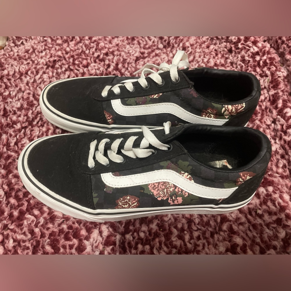 Floral women’s size 8 vans